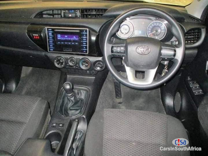 Toyota Hilux 2.4GD Manual 2017 - image 4