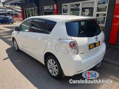 Toyota Verso 1 8 0671651564 Manual 2011 - image 2