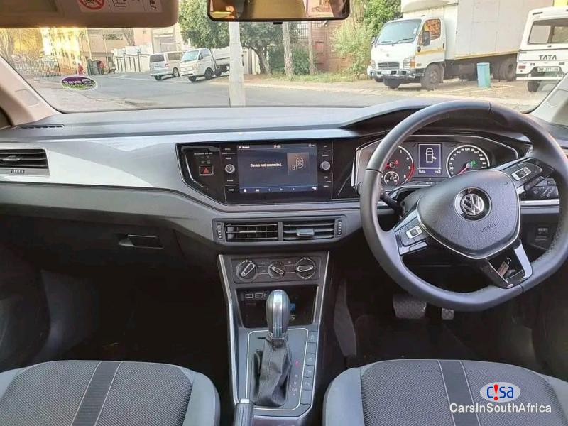 Volkswagen Polo 1.0 TSI R-line Automatic 2018 - image 5