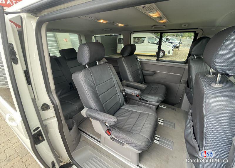 Volkswagen Kombi Caravelle Manual 2008 - image 2