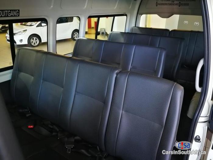 Toyota Quantum 2.5 Manual 2017 - image 2