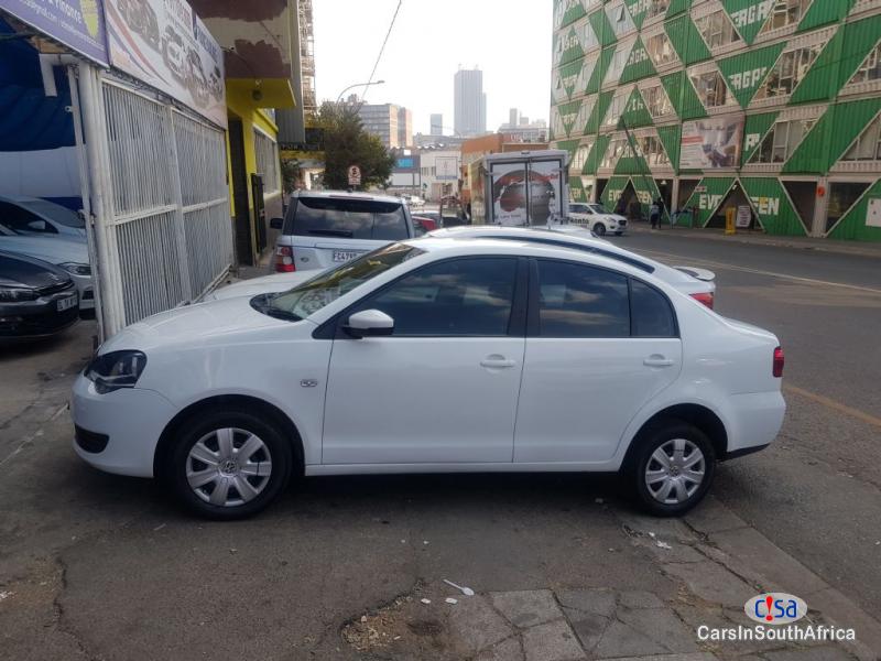 Volkswagen Polo 1.6 Manual 2016 - image 2