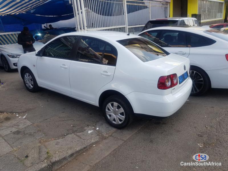 Volkswagen Polo 1.6 Manual 2016 - image 4
