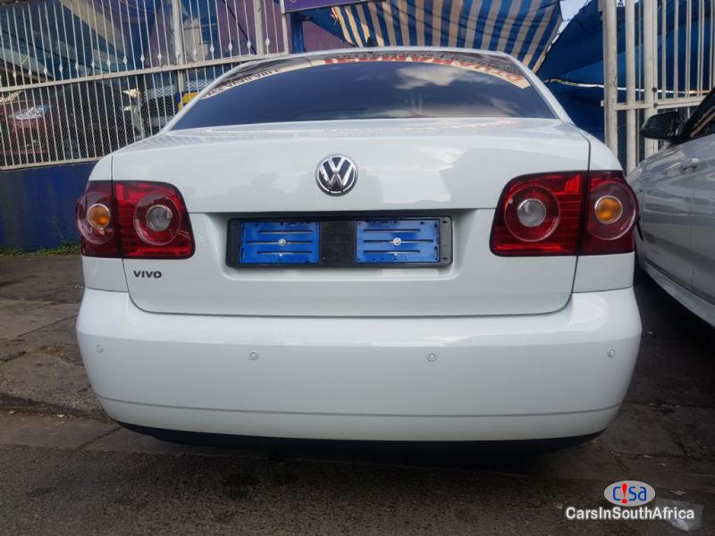 Volkswagen Polo 1.6 Manual 2016 - image 5