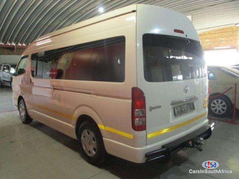 Toyota Quantum 2.5 Manual 2016 - image 2