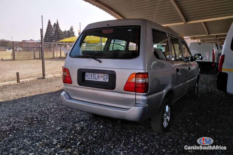 Toyota Condor 2000 Manual 2001 - image 2