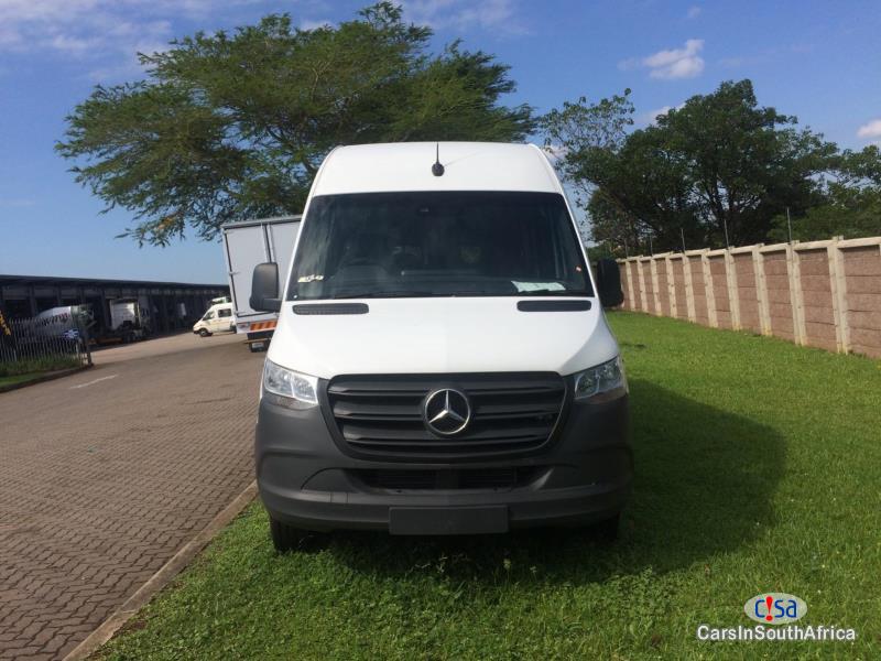 Mercedes Benz 2.2 Manual 2020 - image 6