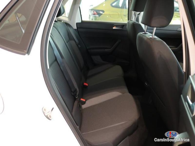 Volkswagen Polo 1.0 Automatic 2023 - image 4