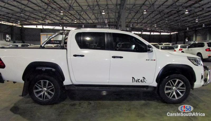 Toyota Bank Repossessed 2.8GD6 Toyota Hilux DAKER Manual 2018 - image 3