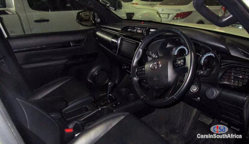 Toyota Bank Repossessed 2.8GD6 Toyota Hilux DAKER Manual 2018 - image 4