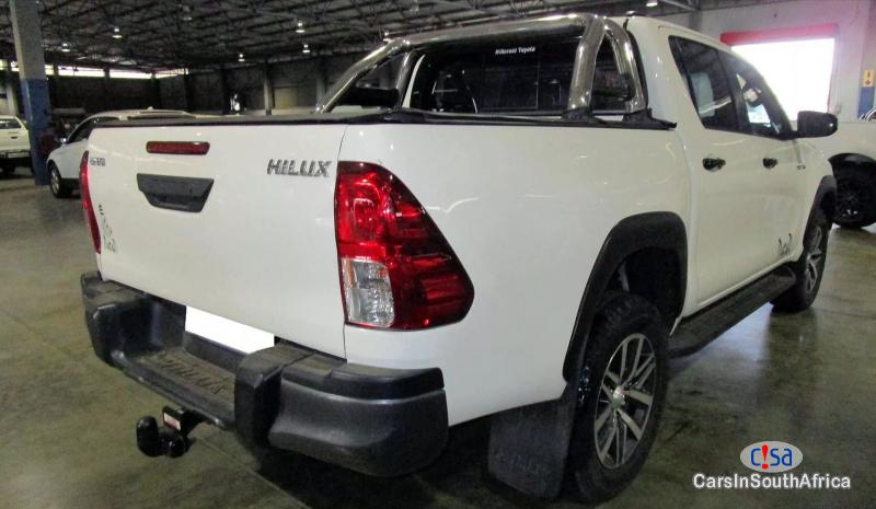 Toyota Bank Repossessed 2.8GD6 Toyota Hilux DAKER Manual 2018 - image 5