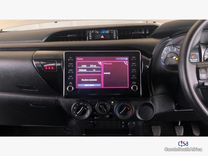 Toyota Hilux Manual 2022 - image 11