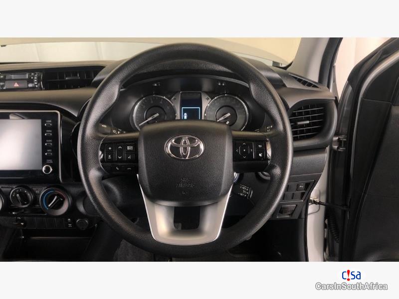 Toyota Hilux Manual 2022 - image 12