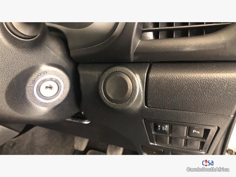 Toyota Hilux Manual 2022 - image 9