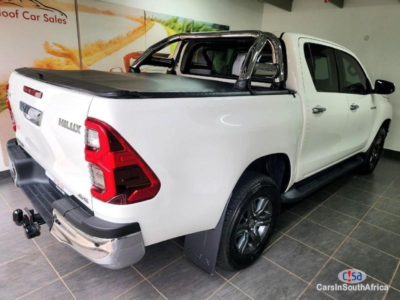 Toyota Hilux Automatic 2023 - image 10