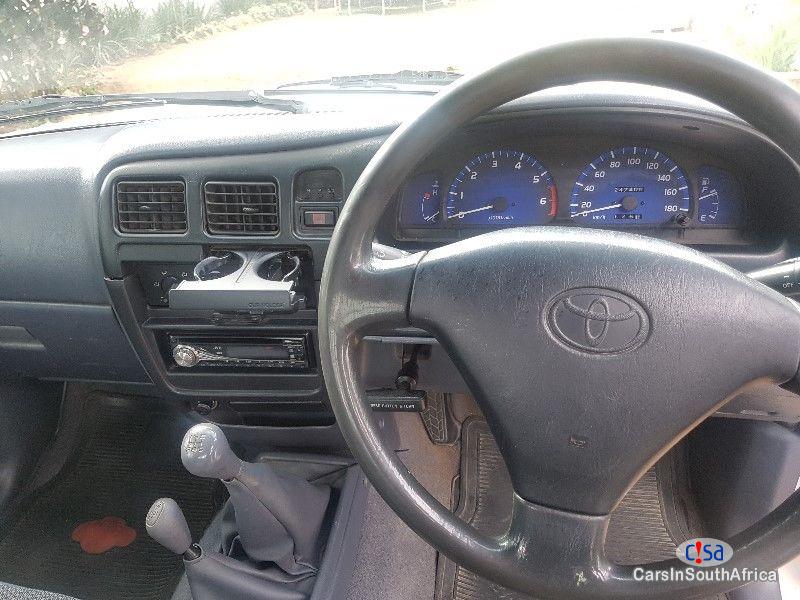 Toyota Hilux 2.7 Manual 2004 - image 2