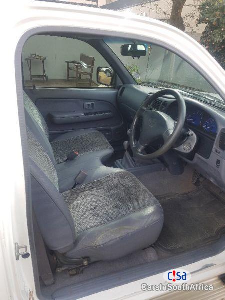 Toyota Hilux 2.7 Manual 2004 - image 4