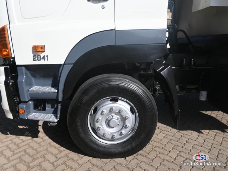 Toyota 5.2 Manual 2013 - image 5