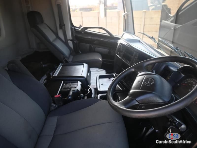 Toyota 5.2 Manual 2013 - image 6