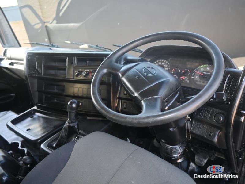 Toyota 5.2 Manual 2013 - image 9