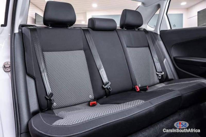 Volkswagen Polo Comfortline Bank Repossessed Car 1.4 Sedan Automatic 2018 - image 5