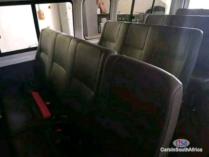 Toyota Quantum 2.5 D-4D Sesfikile 067 251 5460 Manual 2021 - image 6