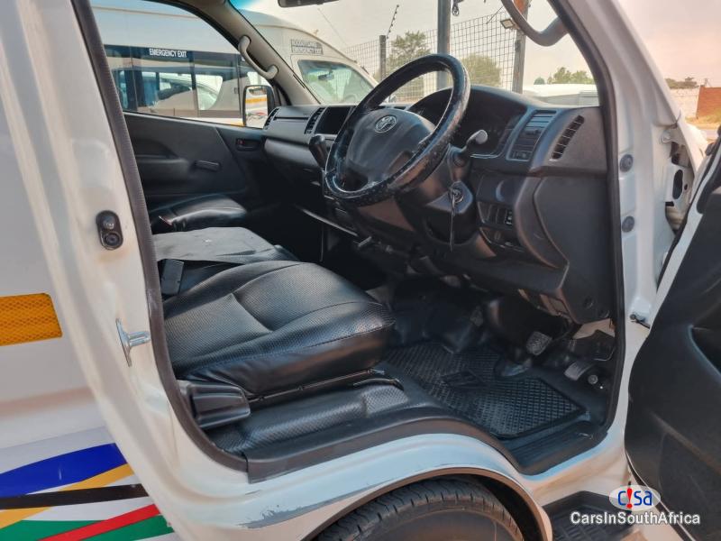 Toyota Quantum 2.5 D-4D Sesfikile 16-seat 067 251 5460 Manual 2020 - image 6