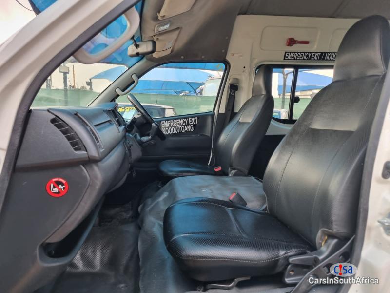 Toyota Quantum 2.5 D-4D Sesfikile 16-seat 067 251 5460 Manual 2020 in Mpumalanga - image