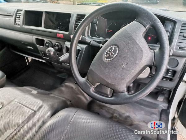 Toyota Quantum 2.5 D-4D Sesfikile 16-Seat Manual 2020 - image 4