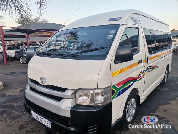 Pictures of Toyota Quantum 2.5 D-4D Sesfikile 16-Seat Manual 2018