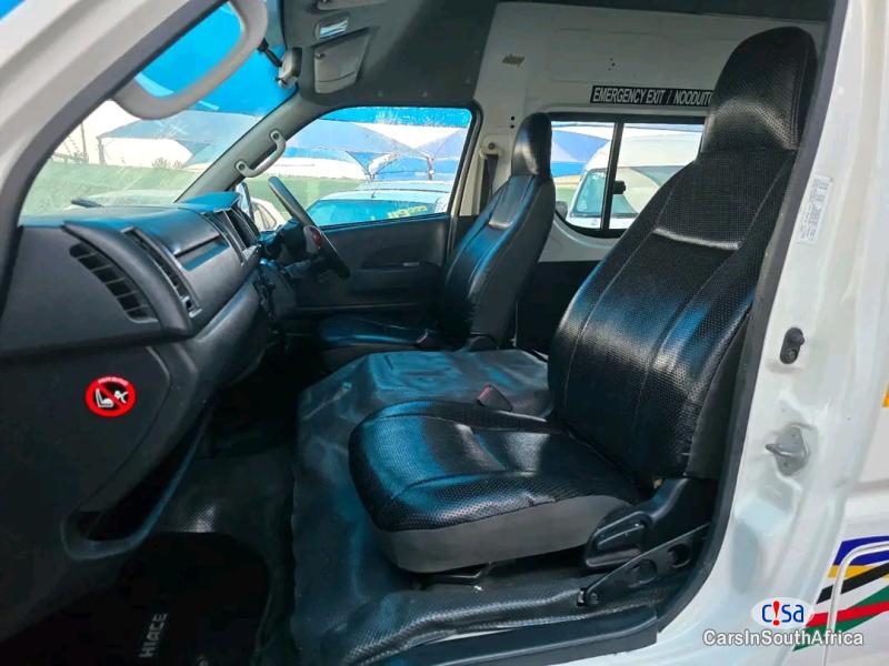 Toyota Quantum 2.5 D-4D Sesifikile 16 Seater / +27 685845776 Manual 2018 in South Africa