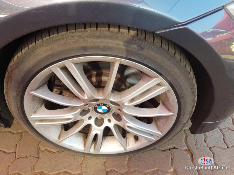 BMW 3-Series Automatic 2009 - image 9