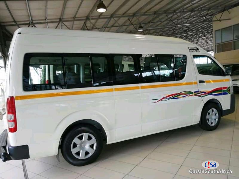 Toyota Quantum 2.5 Manual 2017 - image 2