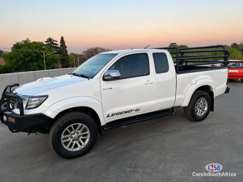 Toyota Hilux 3.0D4D Legend 45 Extra Cab Manual 2015 in Eastern Cape