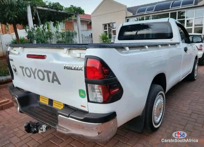 Picture of Toyota Hilux 2.4 GD6 Engine 0813350925 Manual 2017 in Limpopo