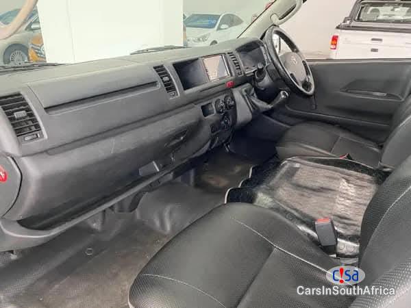 Toyota Quantum Sesfikile 2.5 D4-D 16 Seat Manual 2019 - image 3