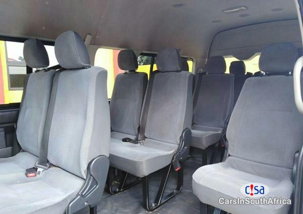 Toyota Quantum 2.5D_4D Manual 2012 - image 9