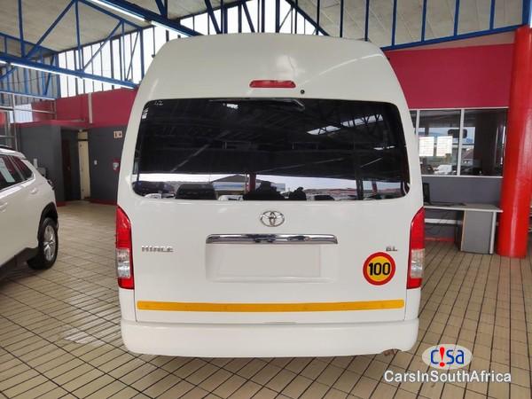 Toyota Quantum 2.5 Manual 2021 - image 2