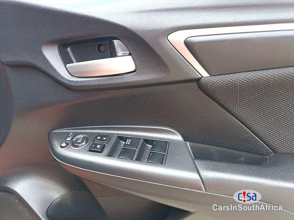 Honda Jazz 1.5 Dynamic Call 081 494 5928 Manual 2016 - image 3