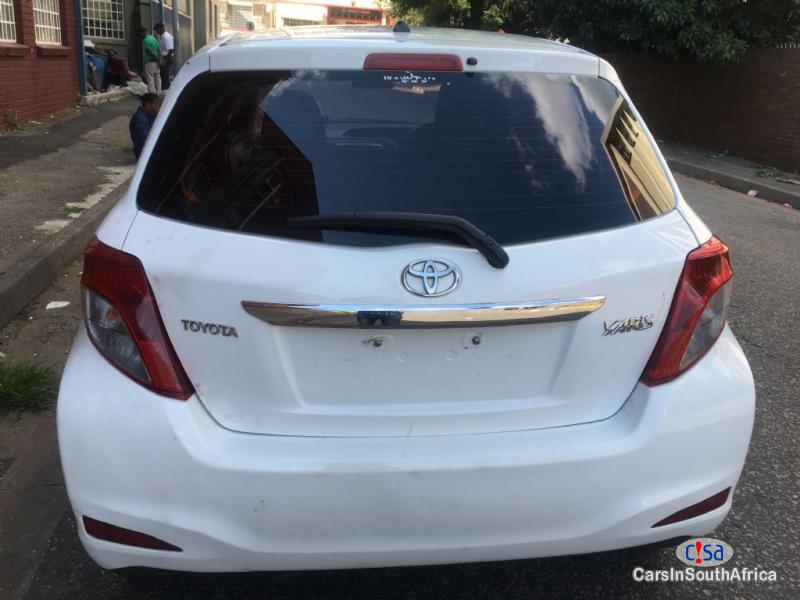 Toyota Yaris 1.4 Manual 2015 - image 3