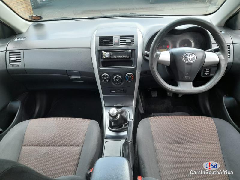 Toyota Corolla 1.6 Manual 2014 - image 4