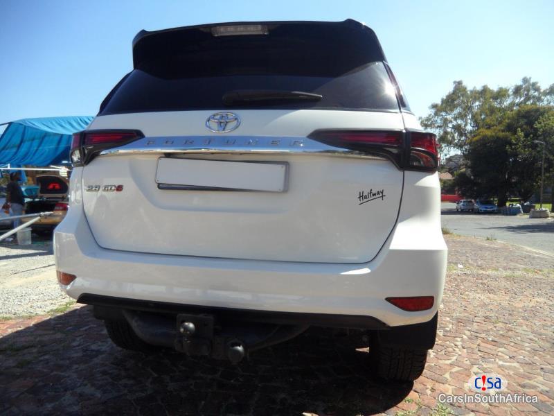 Toyota Fortuner 0784119228 Manual 2020 - image 2