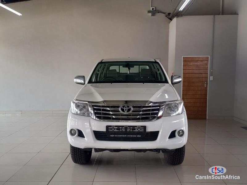 Pictures of Toyota Hilux Raider 2.4 Manual 2015
