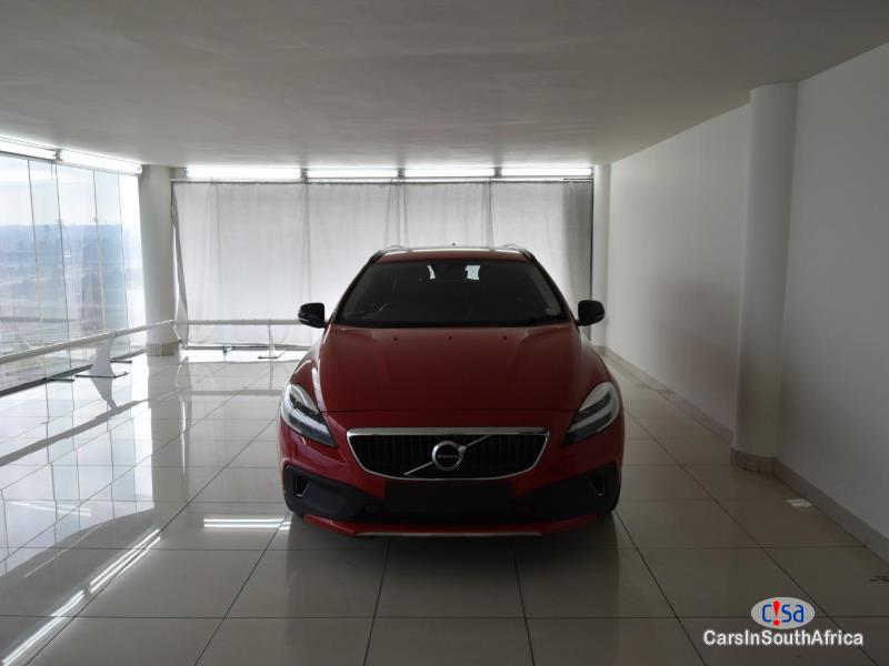 Volvo V40 2.0 Cross Country T5 AWD Momentum Automatic 2016 - image 3