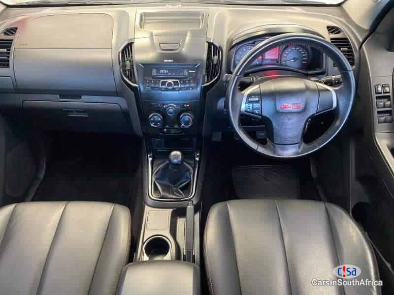 Isuzu KB250 Manual 2017 - image 5