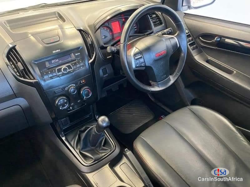Isuzu KB250 Manual 2017 - image 6