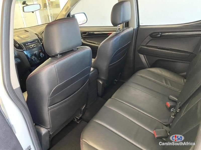 Isuzu KB250 Manual 2017 - image 7