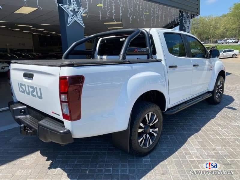 Isuzu KB250 Manual 2017 - image 8