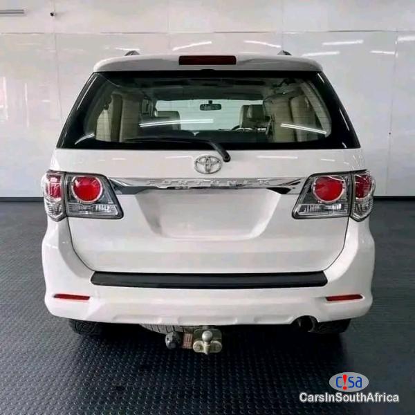 Toyota Fortuner 2015 Toyota Fortuner 3.0 D4D 4x4 Manual 0698183175 Manual 2015 - image 2