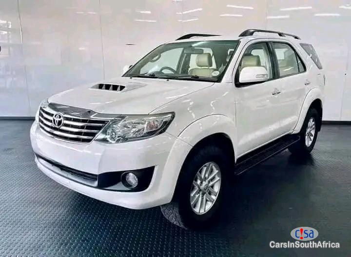 Toyota Fortuner 2015 Toyota Fortuner 3.0 D4D 4x4 Manual 0698183175 Manual 2015 - image 3